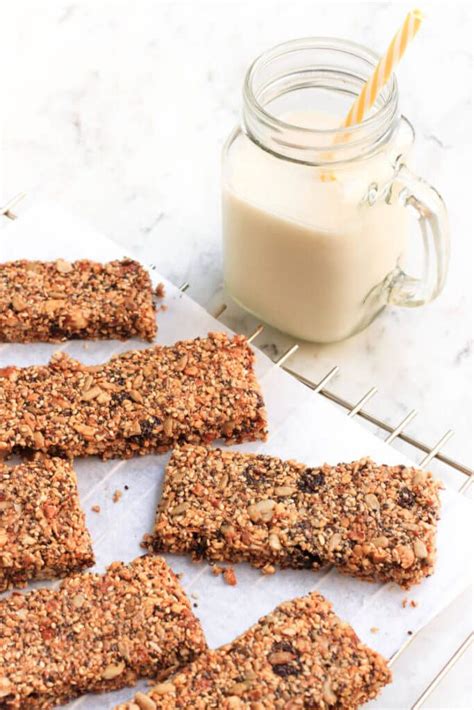 Granola bars are carbs, carbs, and more carbs, glued together with processed fat. 9 of The Best Paleo Granola Bars Recipes | Granola recipe bars, Homemade granola bar recipe ...