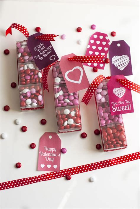 Diy valentine's day gifts that you can make and bake for your special valentine this winter. DIY Valentine's Day Gift: Mini Candy Boxes & Printable ...