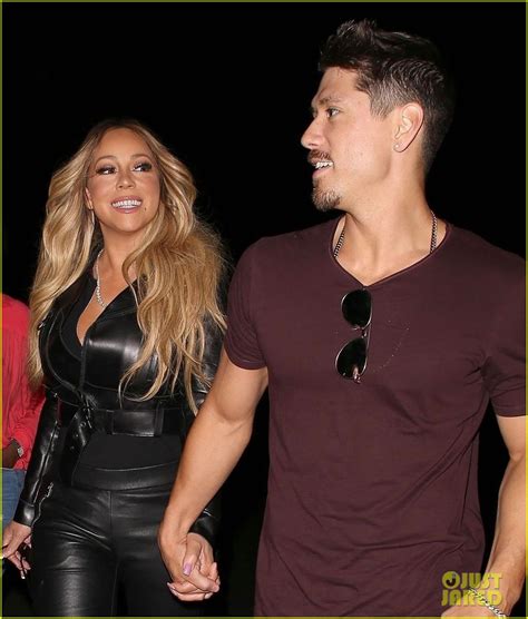 Vamoose, son of a b****'. Mariah Carey Catches Beyonce & Jay-Z Concert with ...