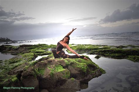 danielle practicing yoga in maui in her aiwaya pants photographed by megan flaming yoga