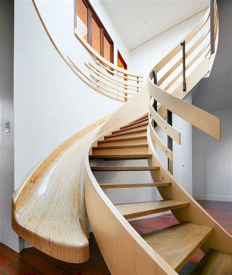 The Beautiful Staircase Decor Of The House Becomes Comfortable