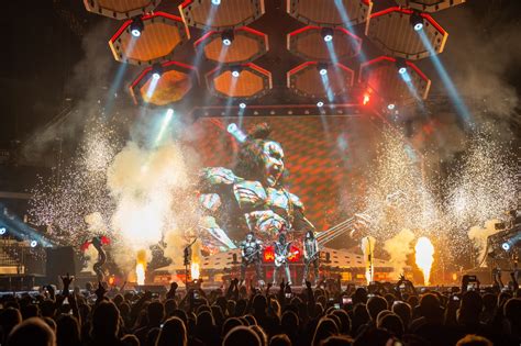 Concert Review Kiss In Minneapolis Possible Farewell Show