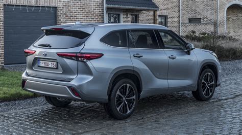 2021 Toyota Kluger Price And Specs All New Suv Picks Up Hybrid