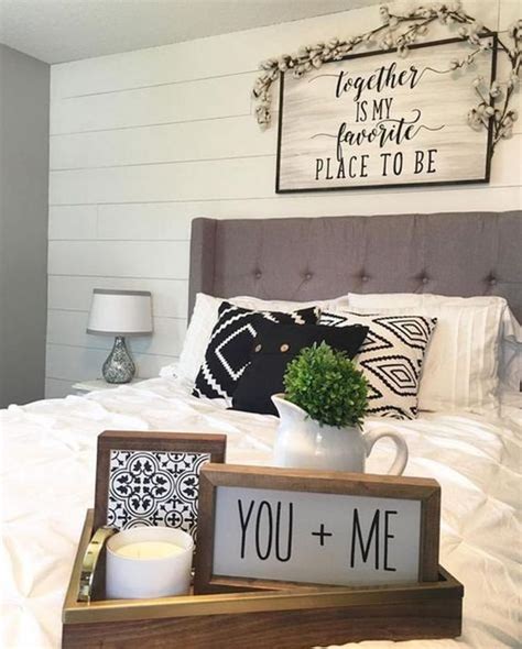 It's also fairly easy to create since you can use your old stuff as its decor elements. 60+ Romantic Rustic Farmhouse Master Bedroom Decorating ...