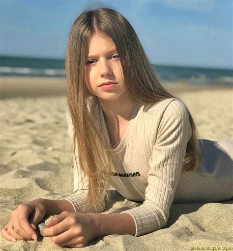 Celebridades Femeninas Oficial Maria Kruchkova Belleza Incipiente