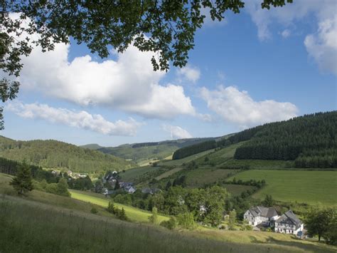 Genießen sie die schönsten tage des jahres in unserer 4* ferienwohnung im herzen des sauerlandes. Haus Wald-Eck Schmallenberg