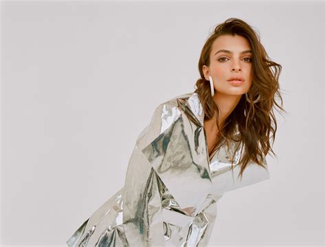 Emily Ratajkowski Hd Wallpapers Pictures Images
