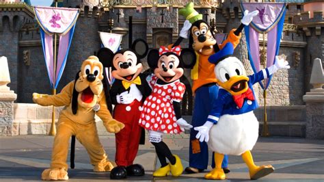 Disneyland Is Looking For A Few Good Princesses Super Heroes Race