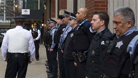 Photo Police Line Up For River North Roll Call Loop North News
