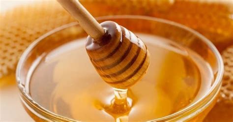 Khasiat madu tualang sebagai makanan tambahan yang baik untuk menjaga kesihatan juga diperakui. 10 Risiko dan Efek Samping Makan Madu Terlalu Banyak ...