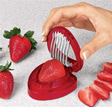 561 Joie Simply Slice Strawberry Slicer Cooking