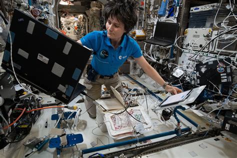 Esa Astronaut Samantha Cristoforetti Becomes First European Female Iss