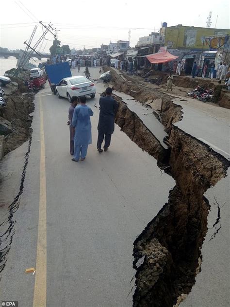 Pakistan was today rocked by a killer quake which saw roads split in half. Earthquake hits Pakistan: Building collapses and people ...