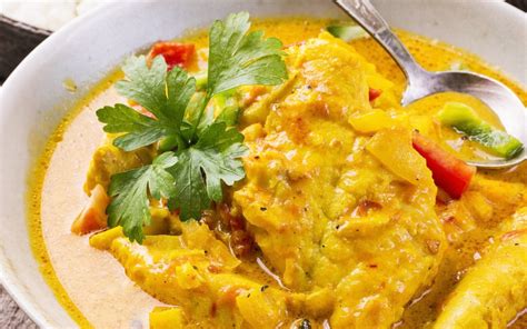 Filets de lieu noir au curry et crème coco