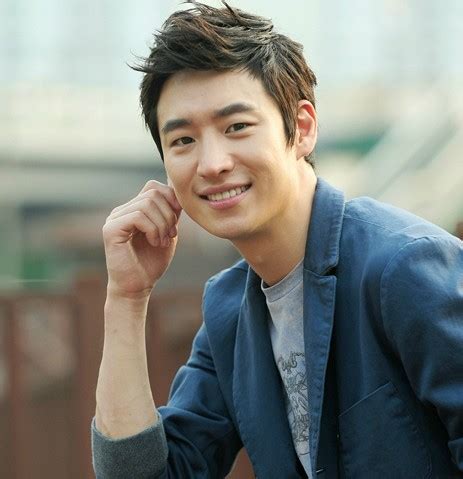 He won the best new actor at the 48th daejong film. Lee Je Hoon - Soompi