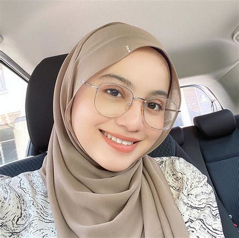 Awek Melayu Bertudung Cun Pakai Cermin Mata Instagram Jack Mitchell