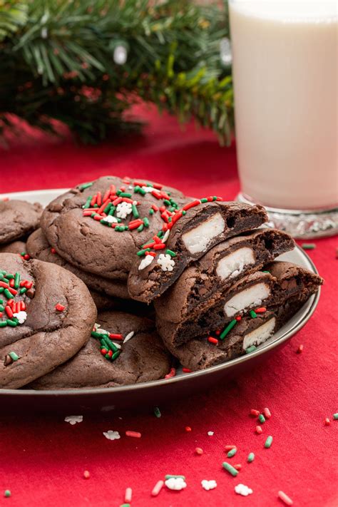 23 Super Stuffed Cookies Best Christmas Desserts Easy Christmas Cookie Recipes Cookies
