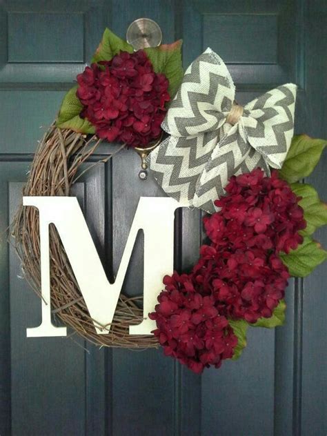 Here are a handful of different (and easy!) ways to hang a wreath on posted on last updated: Monogram | Door wreaths diy, Front door wreaths diy, Diy ...