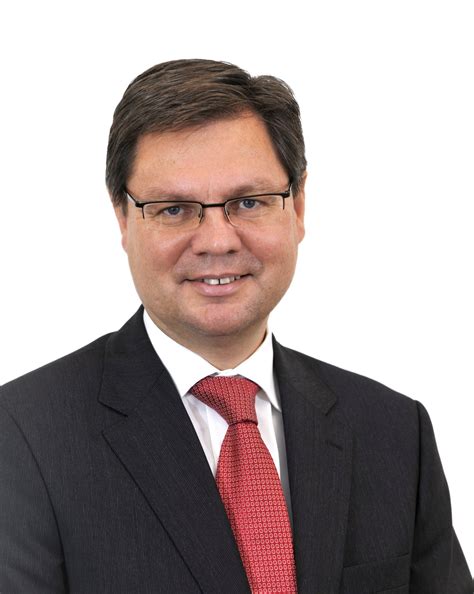 Whitepages.com has been visited by 100k+ users in the past month 3 Fragen an: Gerhard Müller - Innere Stadt