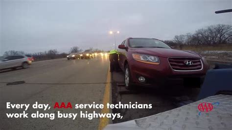 Video Tight Space While Working Slow Down Move Over Road Motor