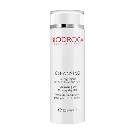 What i like about these oils is that they are moisturizing and safe for acne prone skin. Cleansing Oil - Very dry skin 200ml