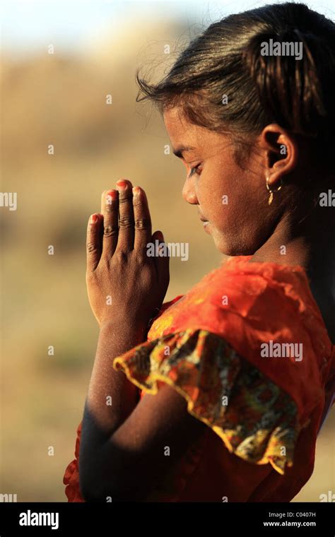 Little Girl Praying Stock Photos And Little Girl Praying Stock Images Alamy
