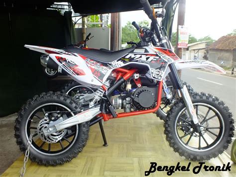 Ajaklah anak anda untuk bermain motor cross dengan sepeda motor mini dari iprice indonesia! Harga Motor Mini dan Sprefart Model Trail dan GP Cocok Untuk Anak Kesayangan | Bengkel Tronik