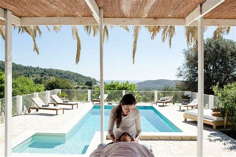 Naked Yoga Retreat In Ibiza That Is A Sell Out Success Daily Mail Online