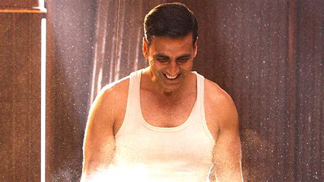 Check Out The Making Of Akshay Kumars Saale Sapne Song From Padman