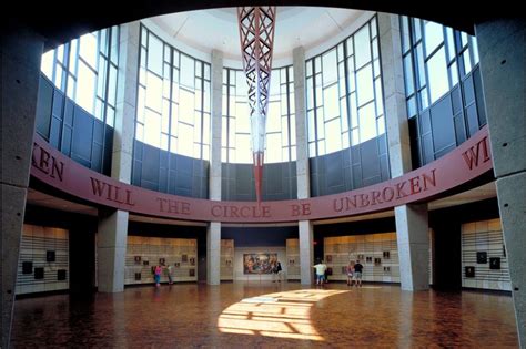 What You Didnt Know About The Country Music Hall Of Fame And Museum