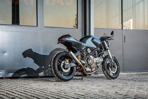 (legendado em português) review of the ducati monster and test drive. 4NOL - Smokin Ducati Monster Cafe Racer | Return of the ...