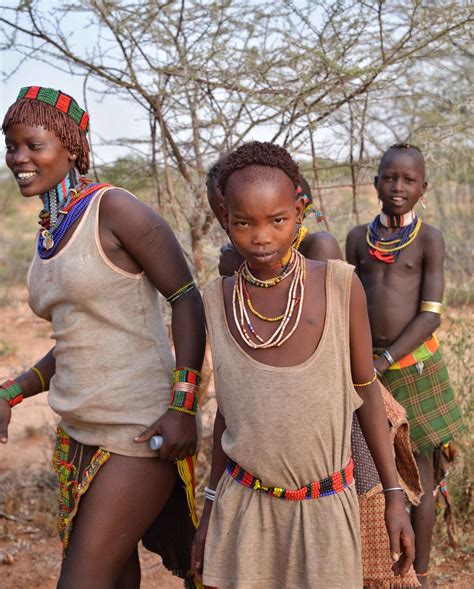 ヌードアフリカの部族の女の子膣 美しいエロティックとポルノ写真