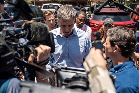 Texas Governors Race Tightens Between Greg Abbott And Beto Orourke