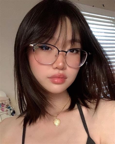 Cute Glasses Frames Girl Glasses Makeup With Glasses Short Dark Hair Short Hair Cuts Short