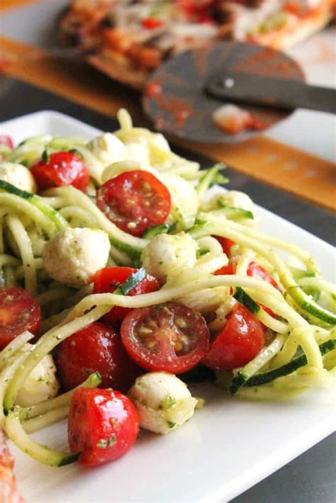 Spiralized Zucchini Pesto Caprese Salad The Spiffy Cookie