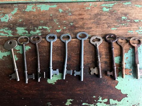 antique lot of 10 old skeleton keys door keys cabinet keys antiques key cabinet