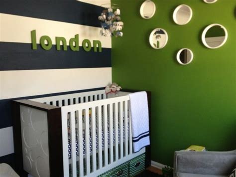 Babyzimmer für mädchen einrichten kann einem nur spaß bereiten. wandfarbe in grün wandgestaltung baby krippe | Jungszimmer ...