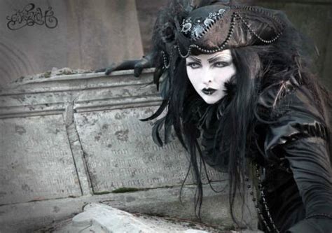 Gothicrealm Photo Ewiglichmodel Madame Brouillard — With Ewiglich Photografie Pirate Wench