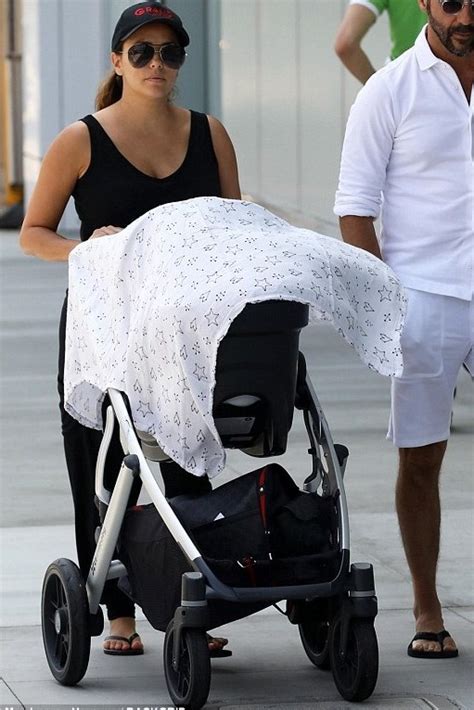 Eva Longoria Strolling Through Beverly Hills August 25 2018 Star Style