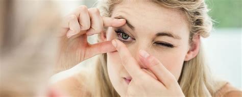 Contact Lenses And Dry Eye Symptoms Causes Of Dry Eye Problems Seema