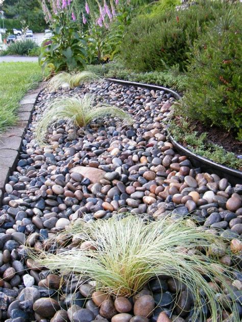 30 Small River Rock Landscaping Ideas