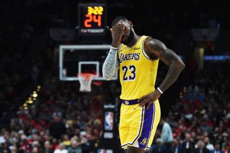 What is LeBron James' new nickname? Fans troll LeBron after flopping