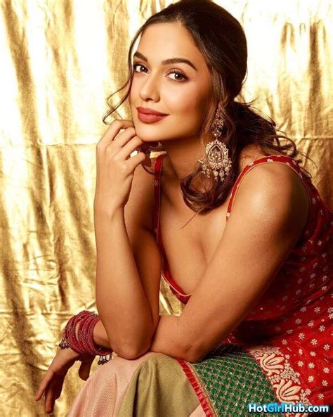 Sexy Divya Agarwal Hot Indian Television Actress Pics 14 Photos