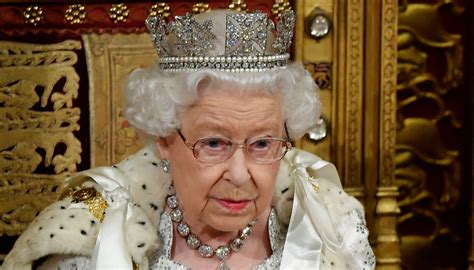 A bandeira da inglaterra é um dos principais símbolos da nação inglesa, que representa um dos países que formam o reino unido. Rainha Elizabeth abre vaga para cuidar de suas redes ...