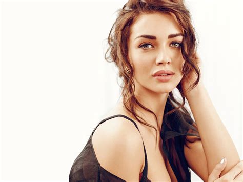 Amy Jackson Hq Wallpapers Amy Jackson Wallpapers 27940 Filmibeat