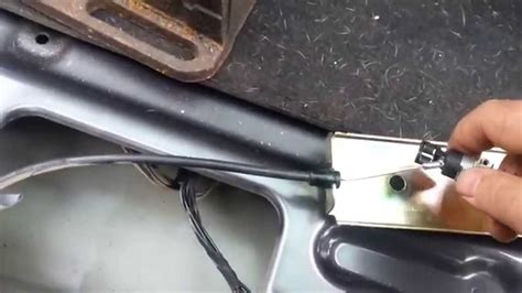 Discovery3/LR3 rear door fix part 1 - YouTube