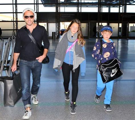 Jude Law Y Sus Hijos Iris Y Rudy Regresan A Casa Tras Unas Vacaciones