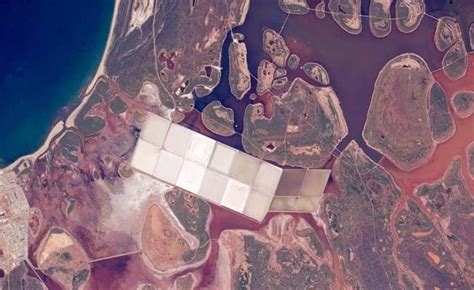 15 Unbelievable Images Of Earth Taken From Space In 2015