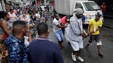 police raid in quarantined brazil slum kills 10 news al jazeera