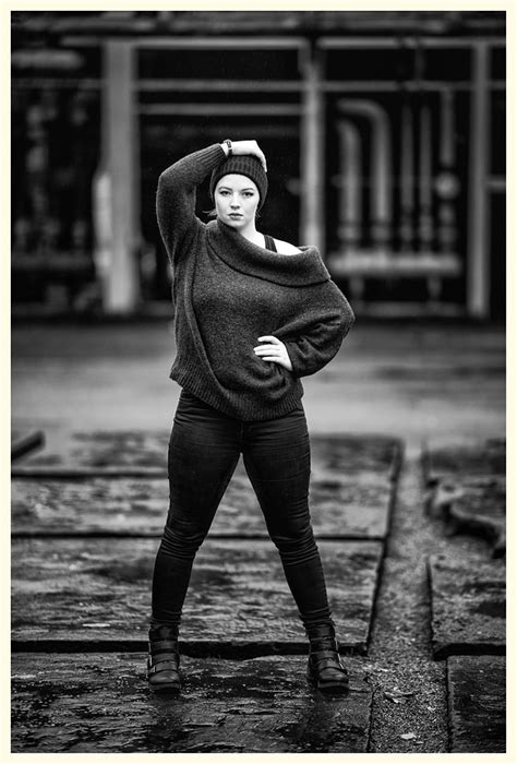 Tough Girl Foto And Bild Outdoor Portrait Fashion Bilder Auf Fotocommunity